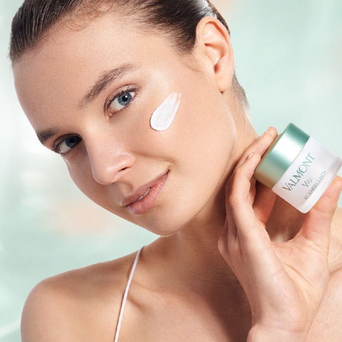 Ревіталізуючий крем для шкіри навколо очей Valmont Vital Contour Cream, 15 мл - Фото 3
